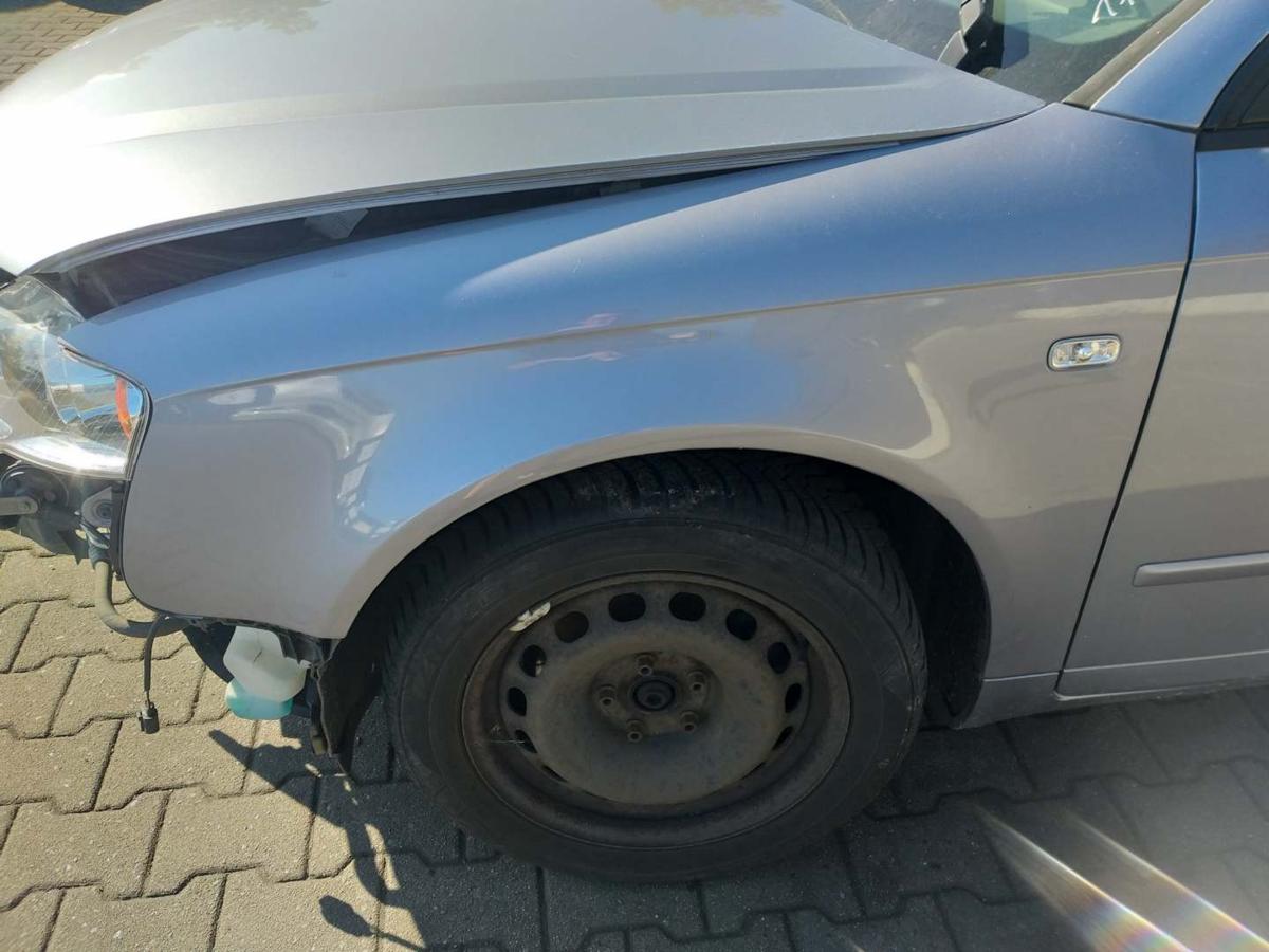 Audi A4 8E B7 original Kotflügel vorn links LY7H Akoyasilbermet. Bj.2005